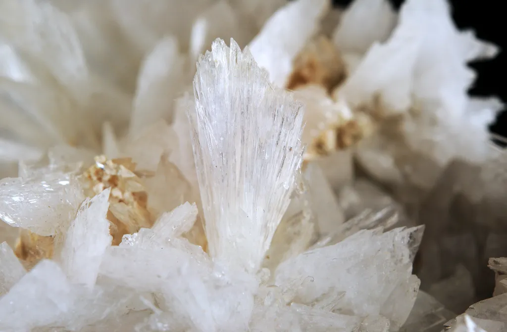 Hydroboracite on Colemanite - image 2