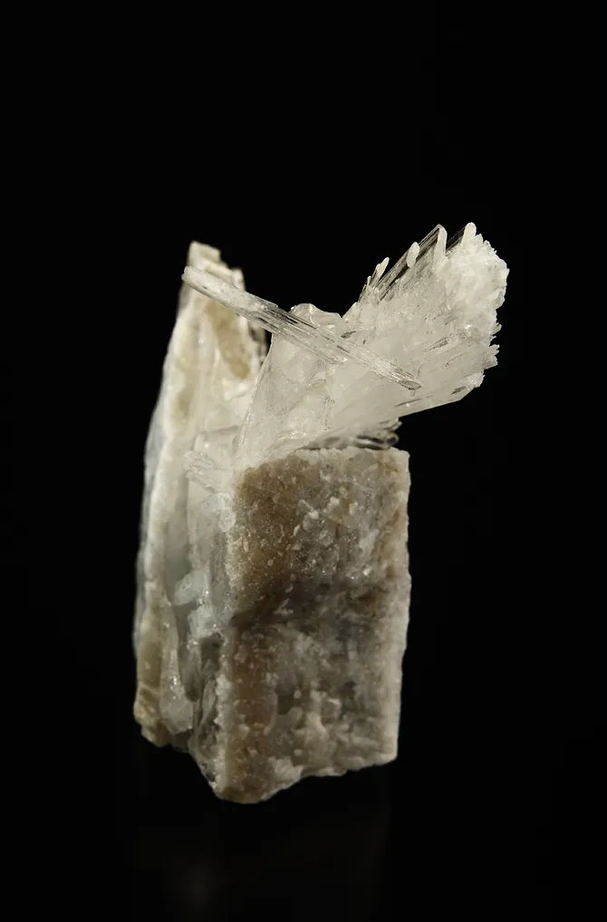 Hydroboracite with Gypsum - image 4