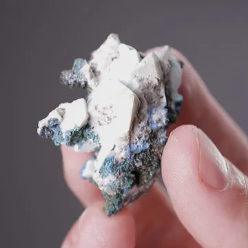 Hydrocerussite on Anglesite with Linarite