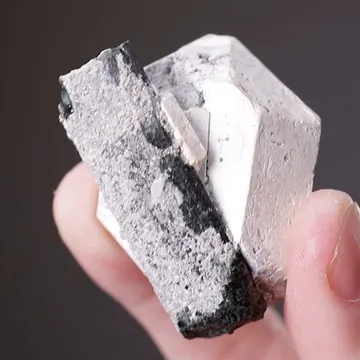 Hydroxylapatite with Hornblende