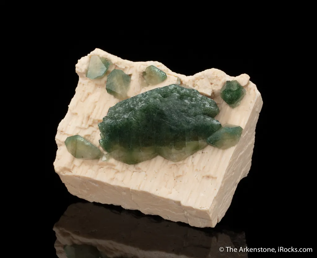 Hydroxylapatite/Fluorapatite on Microcline image