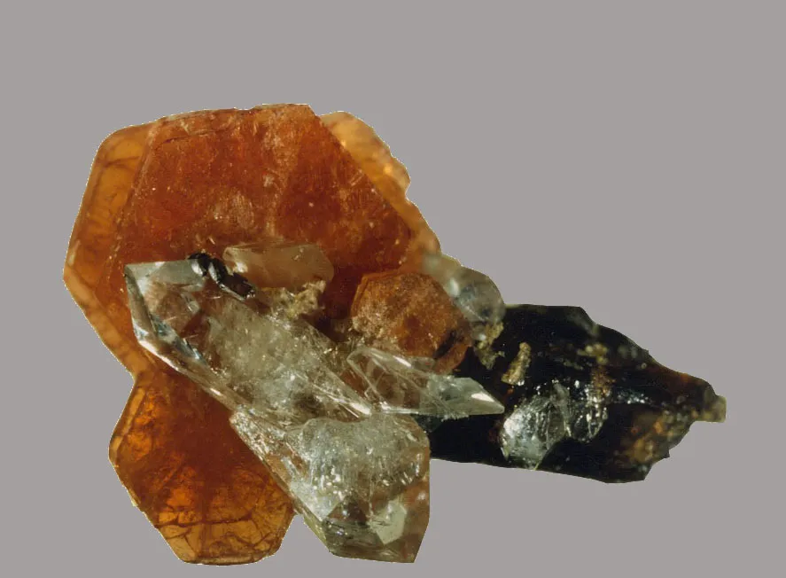 Hydroxylbastnäsite (Ce) / Allanite (Ce)  / Quartz, Trimouns, Luzenac, Ariège, France image