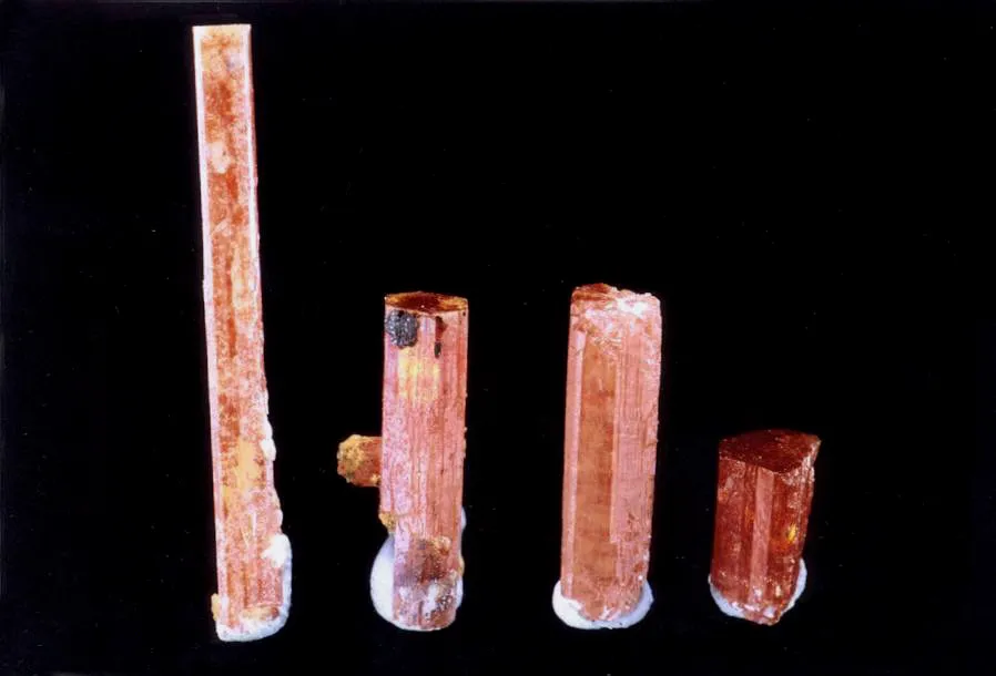 Hydroxylbastnäsite (Ce) - Allongée, Trimouns, Luzenac, Ariège, France image