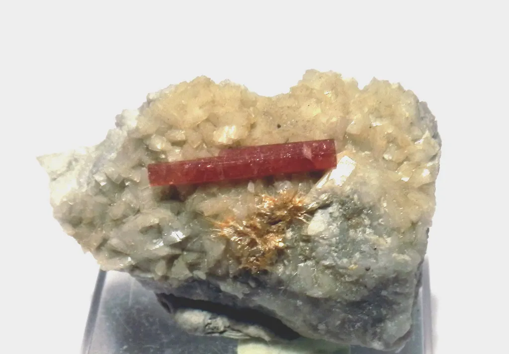 Hydroxylbastnäsite (Ce) - Allongée, Trimouns, Luzenac, Ariège, France image