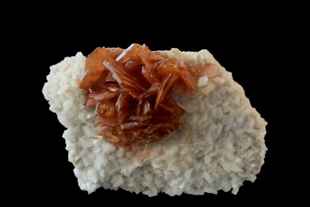 Hydroxylbastnäsite (Ce) / Dolomie, Trimouns, Luzenac, Ariège, France image
