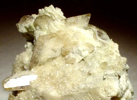 Hydroxylherderite, Albite image