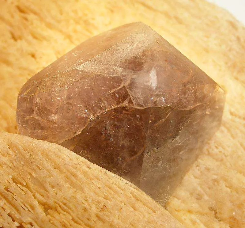 Hydroxylherderite on Feldspar - image 3