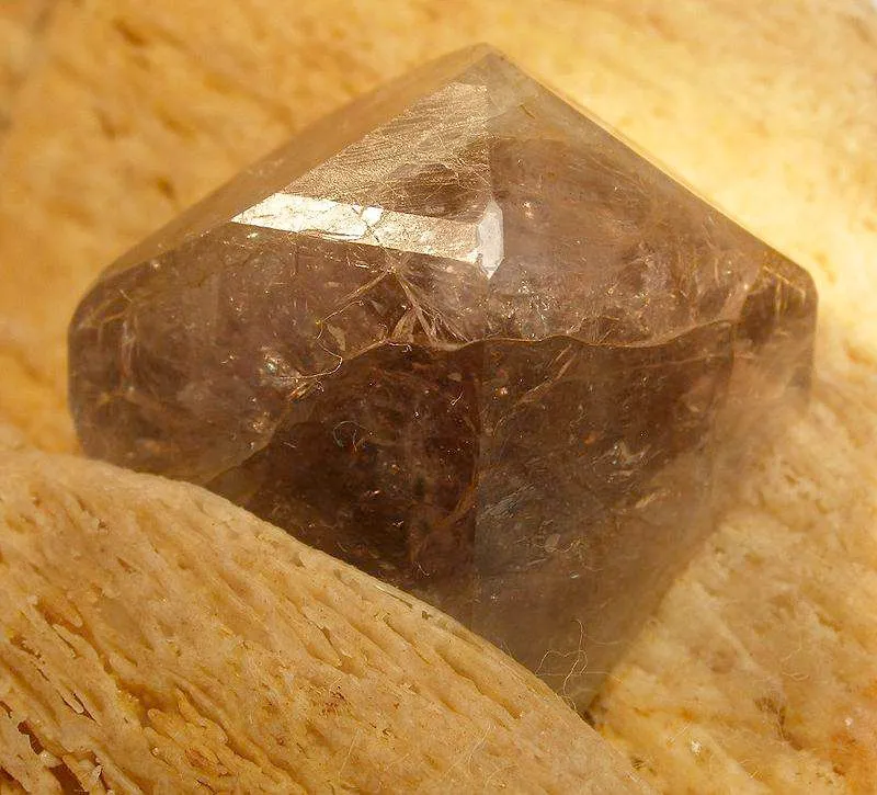 Hydroxylherderite on Feldspar - image 2