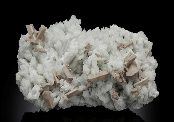 HYDROXYLHERDERITE with Albite image
