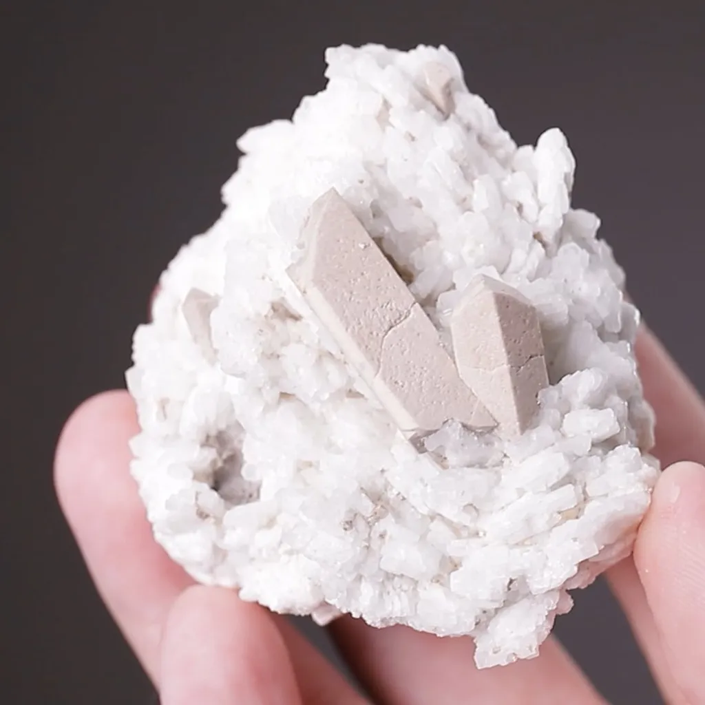 HYDROXYLHERDERITE with Albite image