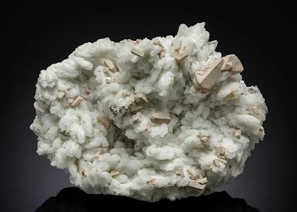 HYDROXYLHERDERITE with Albite image