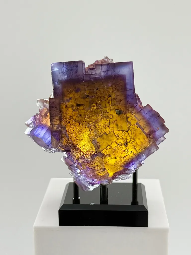 Illinois Minerva No.1 Fluorite at its absolute finest image