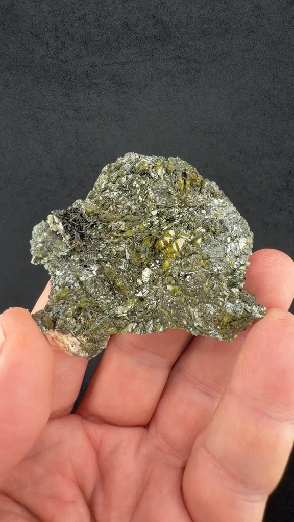 Ilmenite from Imilchil, Imilchil Caïdat, Imilchil Cercle, Midelt Province, Drâa-Tafilalet Region, Morocco - image 2