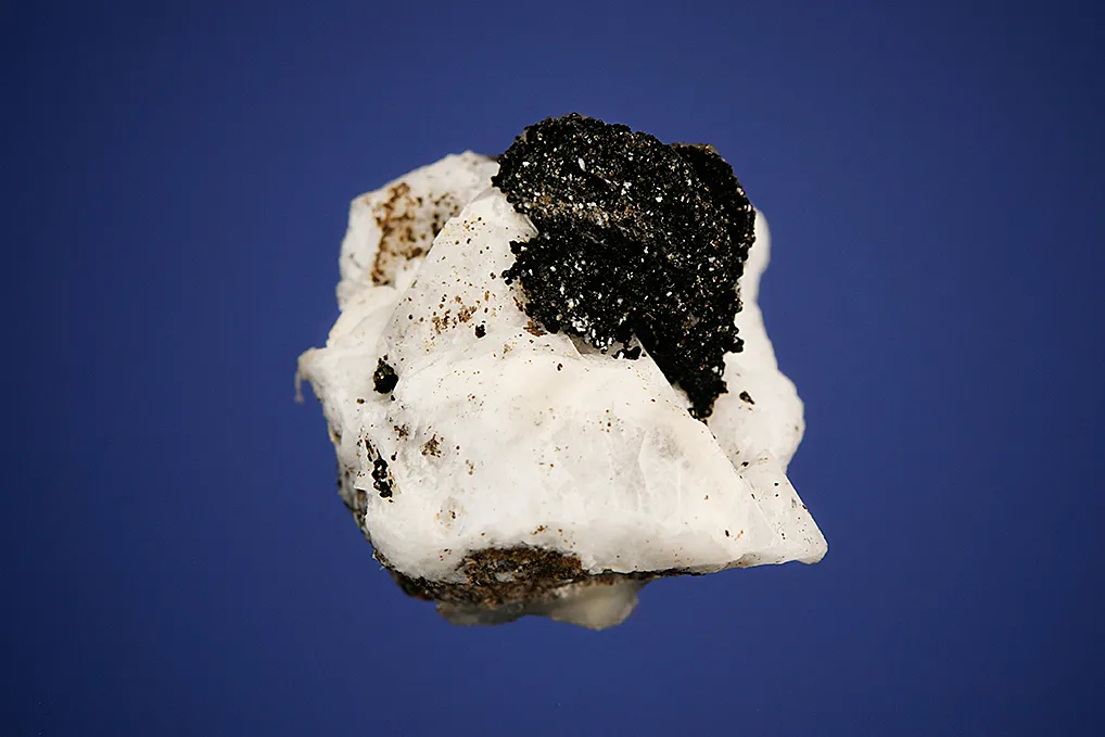 Ilmenite on Catapleiite - image 3