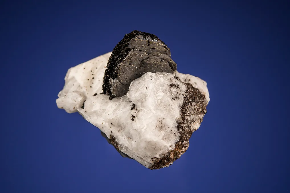 Ilmenite on Catapleiite image