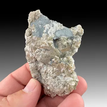 Ilmenite with Muscovite