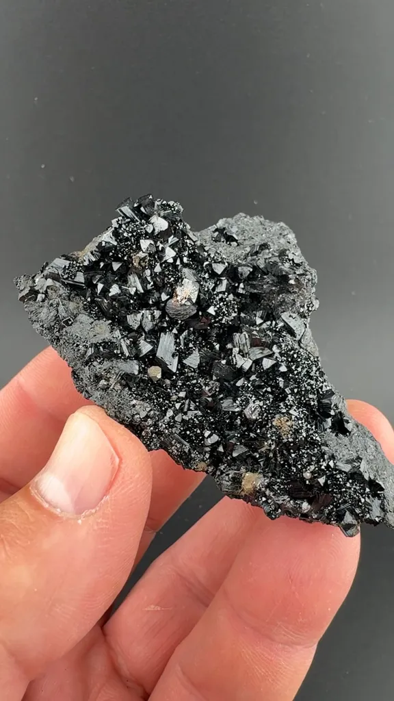 Ilvaite image