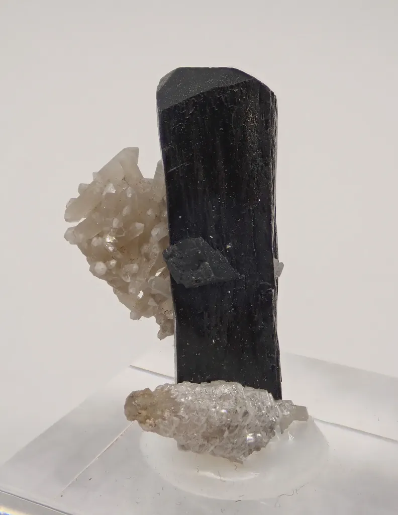 Ilvaite image