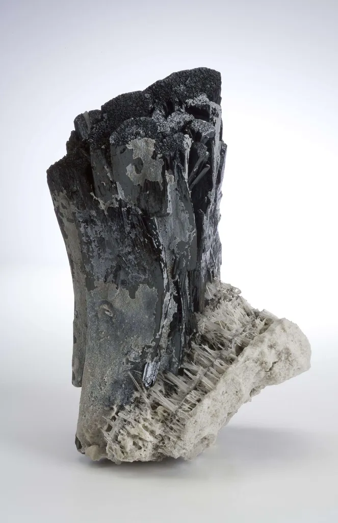 Ilvaite - image 4