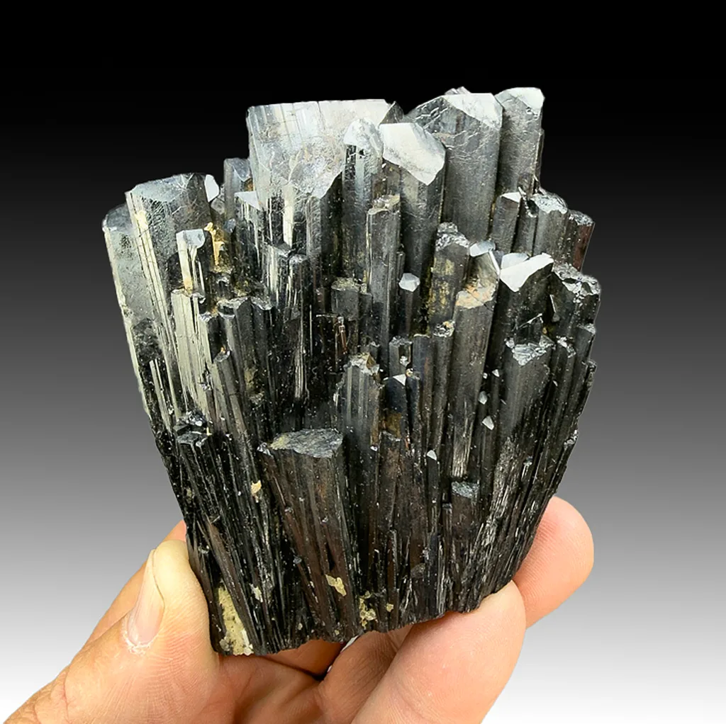 Ilvaite - image 1