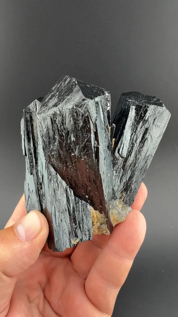 Ilvaite - image 2