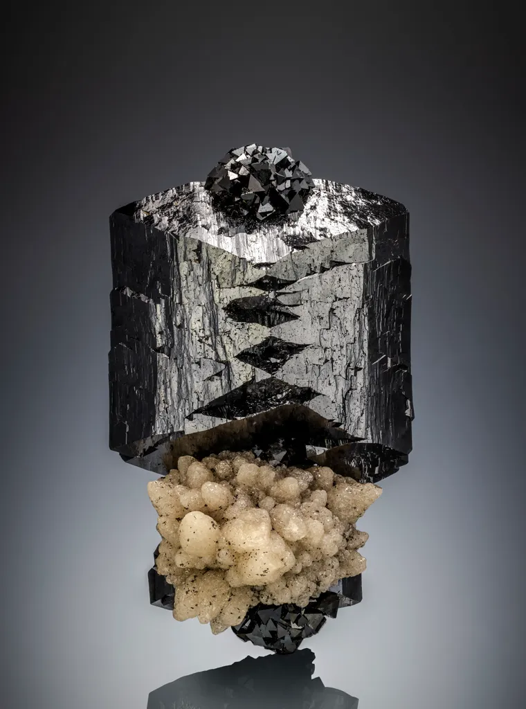 Ilvaite from Dal’negorsk - image 2