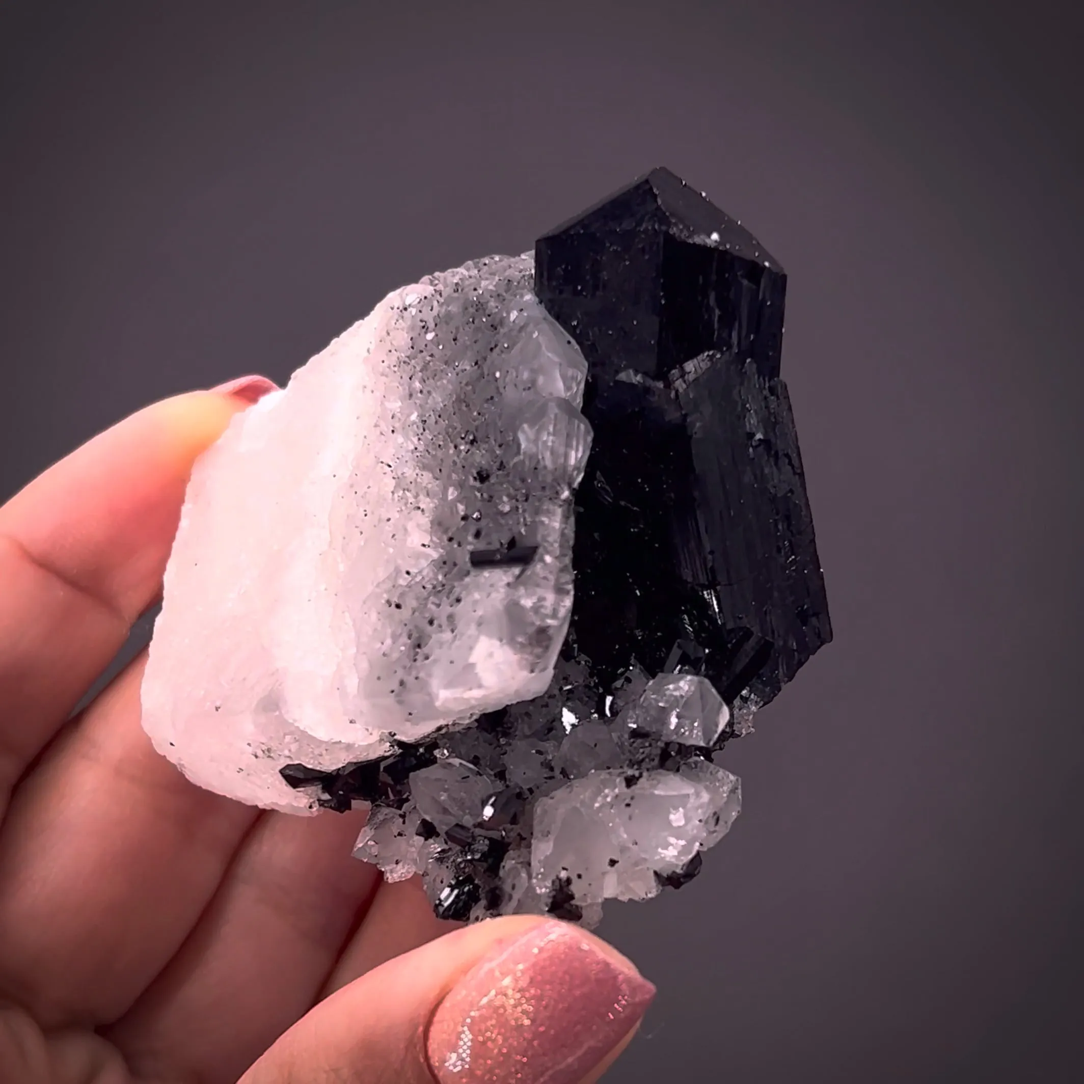 Ilvaite on Calcite - image 1