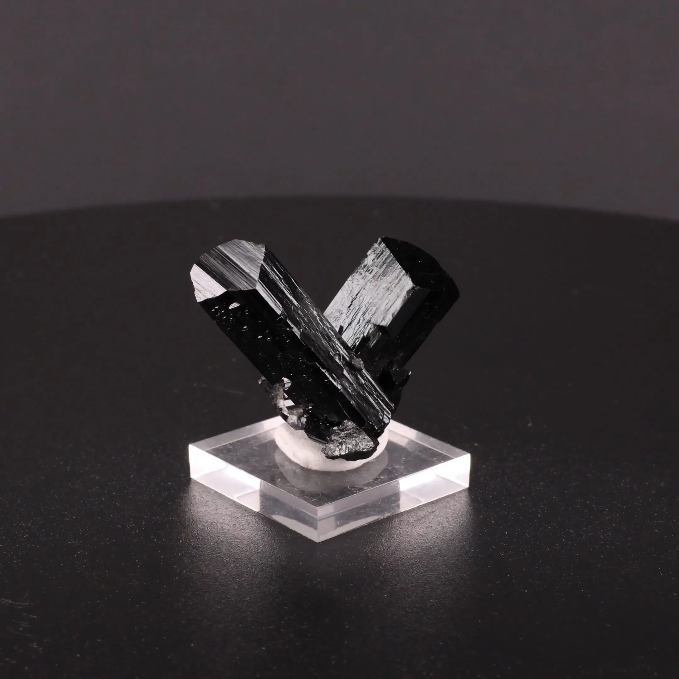 Ilvaite, Quartz - image 2