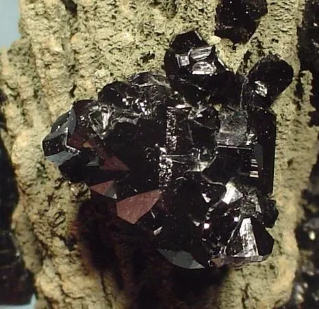 Ilvaite, Siderite, Aragonite - image 2