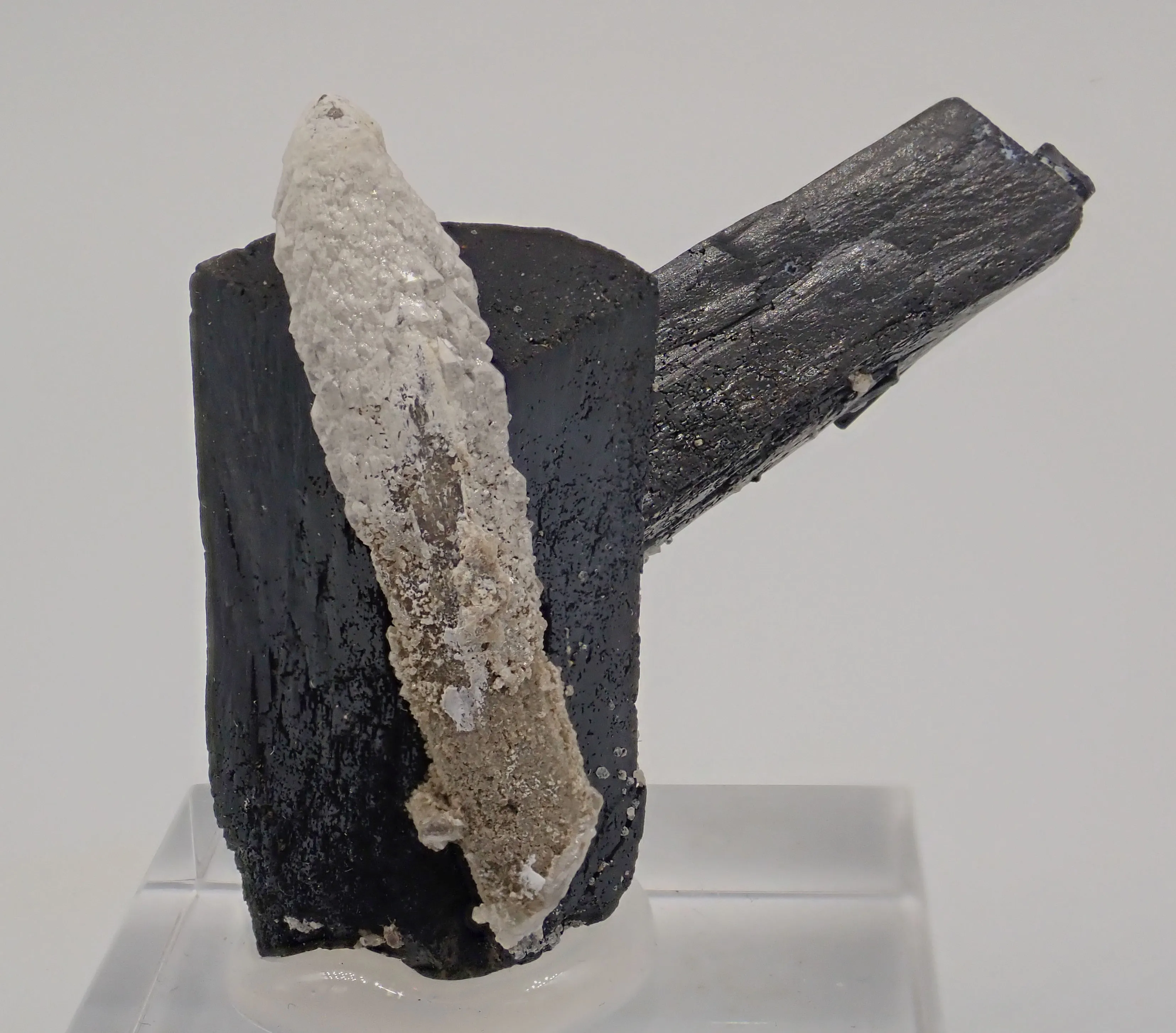 Ilvaite with Quartz - image 4