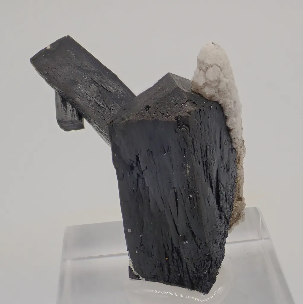 Ilvaite with Quartz - image 2