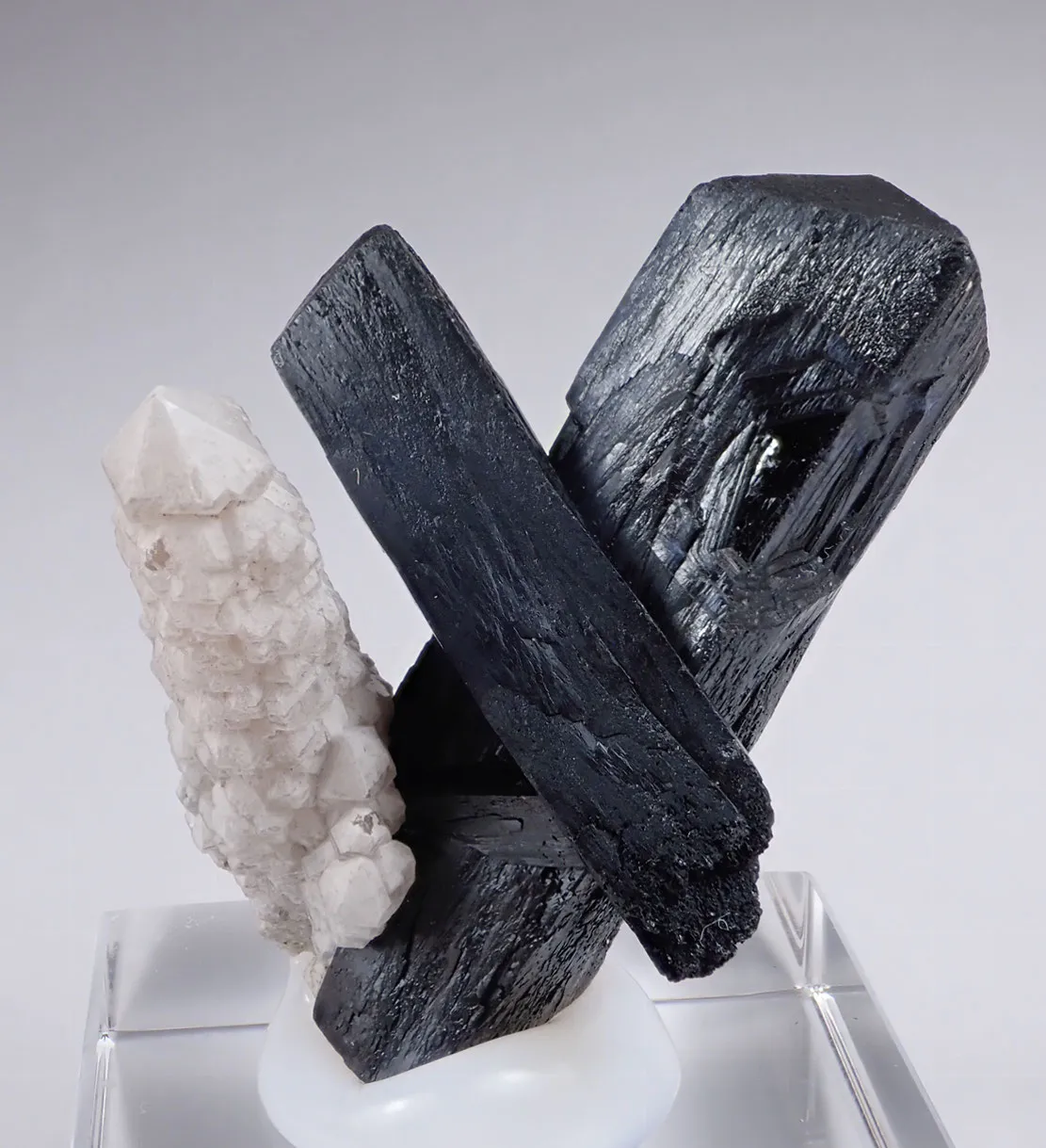 Ilvaite with Quartz - image 3