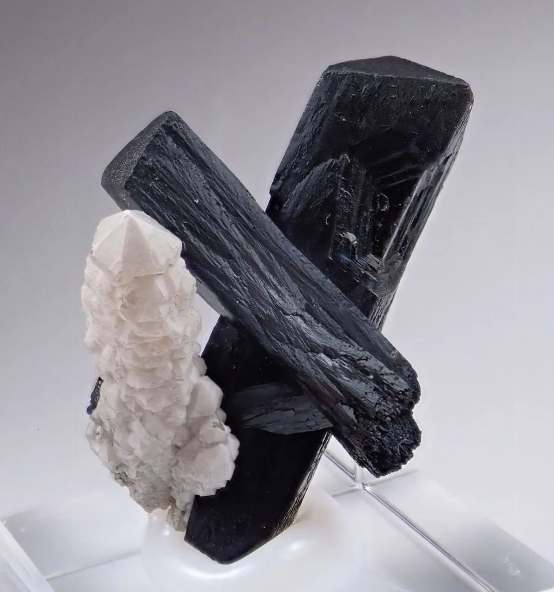 Ilvaite with Quartz - image 2