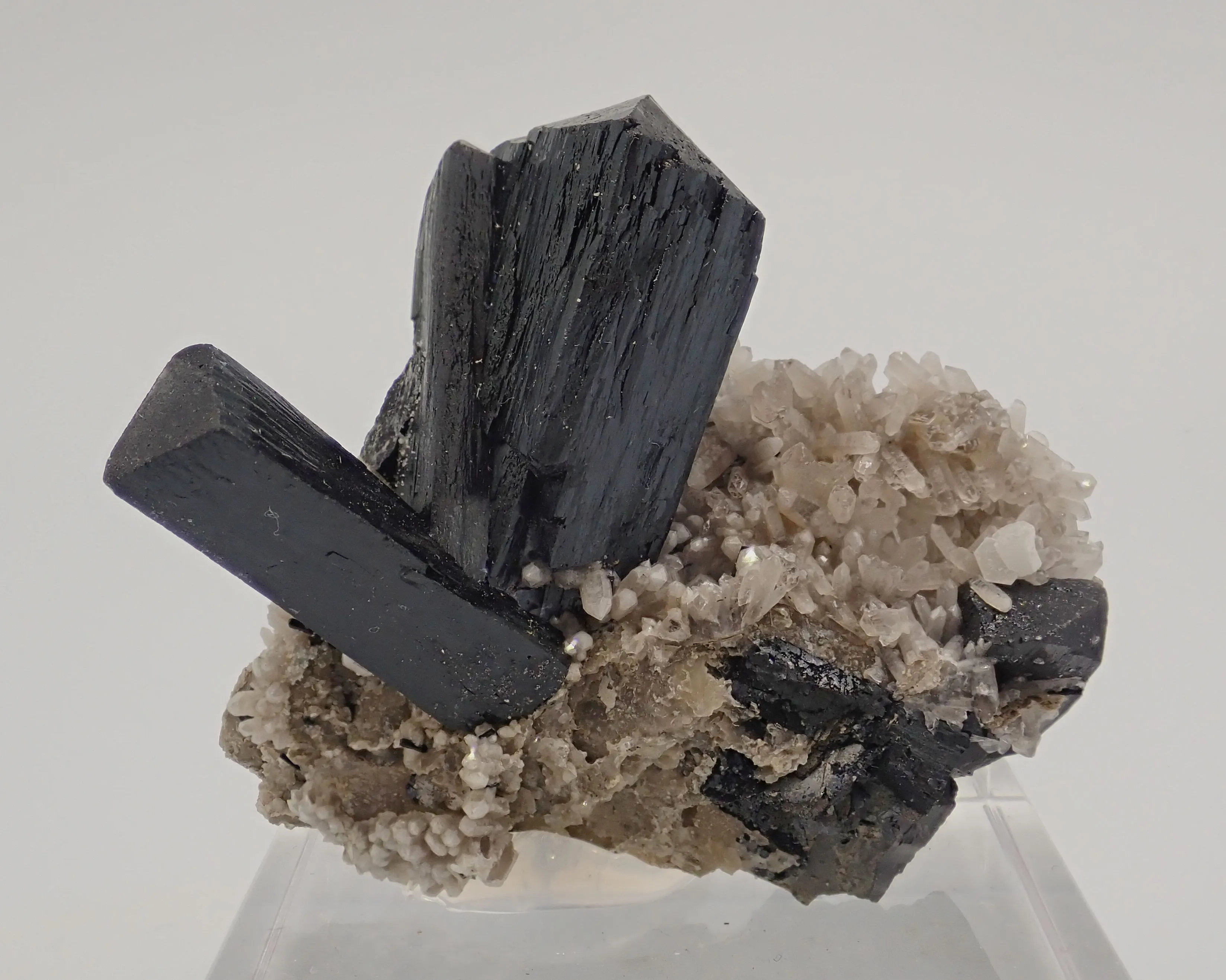 Ilvaite with Quartz - image 4