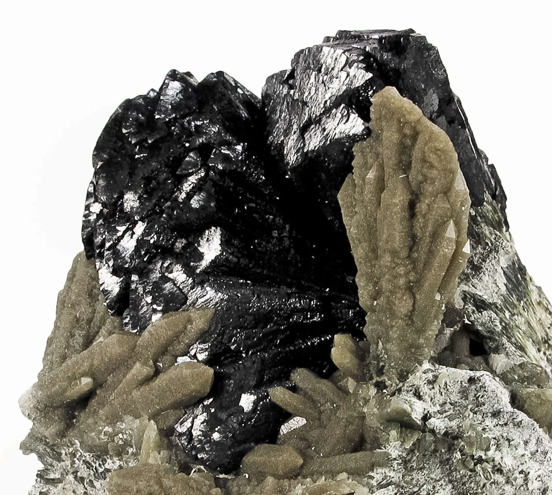 Ilvaite With Quartz Included By Hedenbergite - image 5