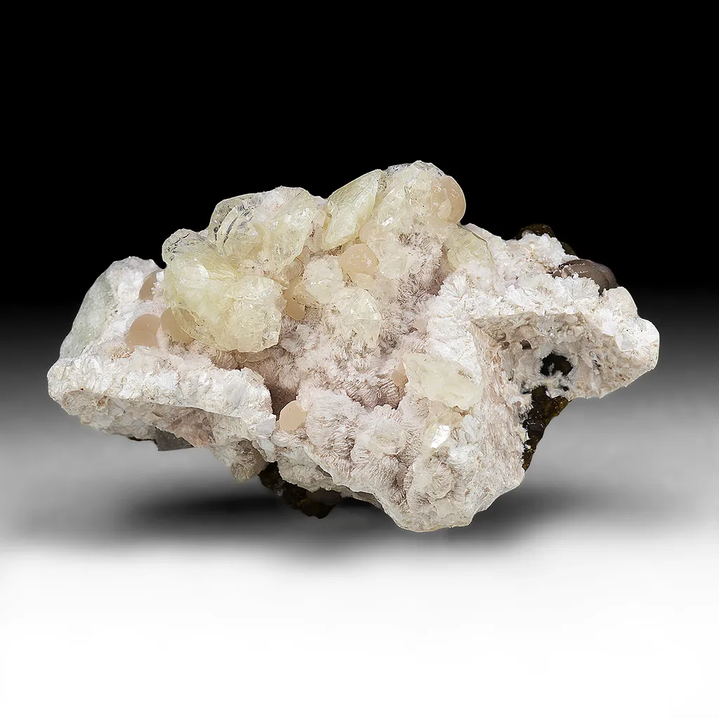 Imayoshiite with Shinichengite, Bultfonteinite, Andradite image