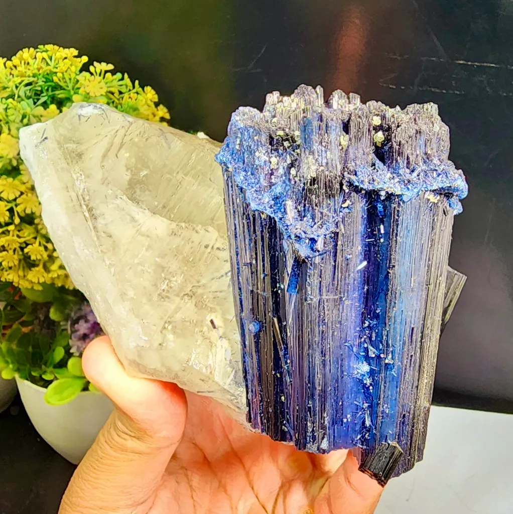 Indicolite from Afghanistan, Nuristan, Pachigram pegmatite field image