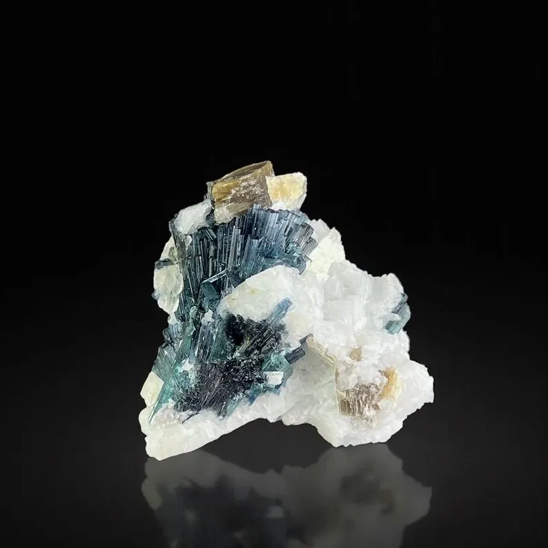 Indicolite Tourmaline from Afghanistan, Nuristan, Mawi pegmatite image