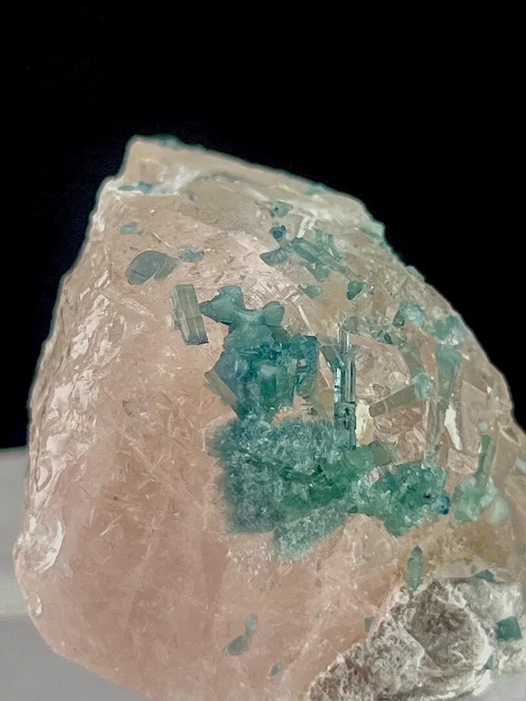 Indicolite Tourmaline on Morganite - image 2
