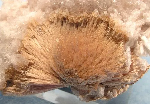 Inesite, Datolite - image 2