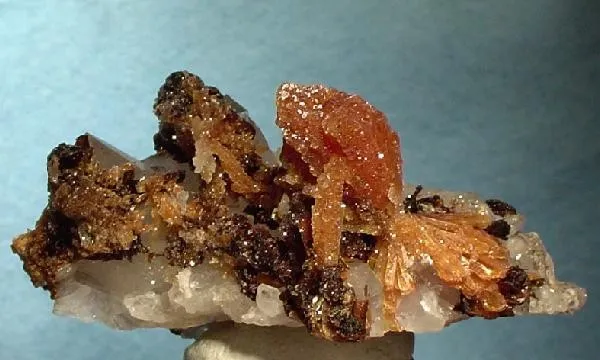 Inesite, Hubeite, Apophyllite image