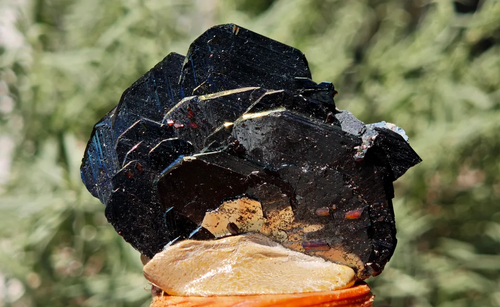 Intensely iridescent Hematite and Rutile from Cavradi Gorge, Sedrun, Switzerland - image 9