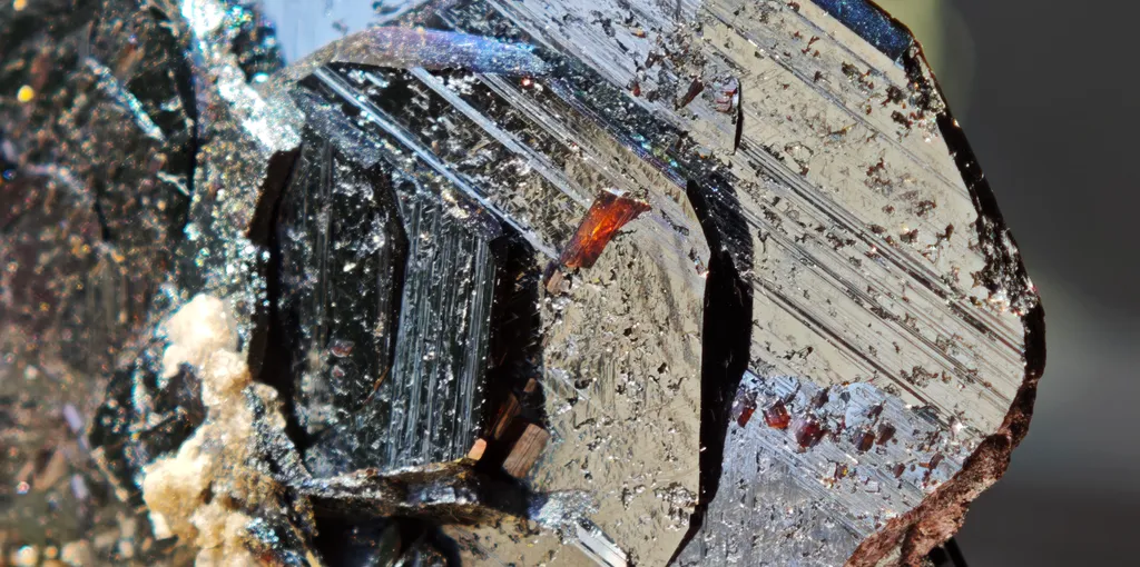Intensely iridescent Hematite and Rutile from Cavradi Gorge, Sedrun, Switzerland - image 6