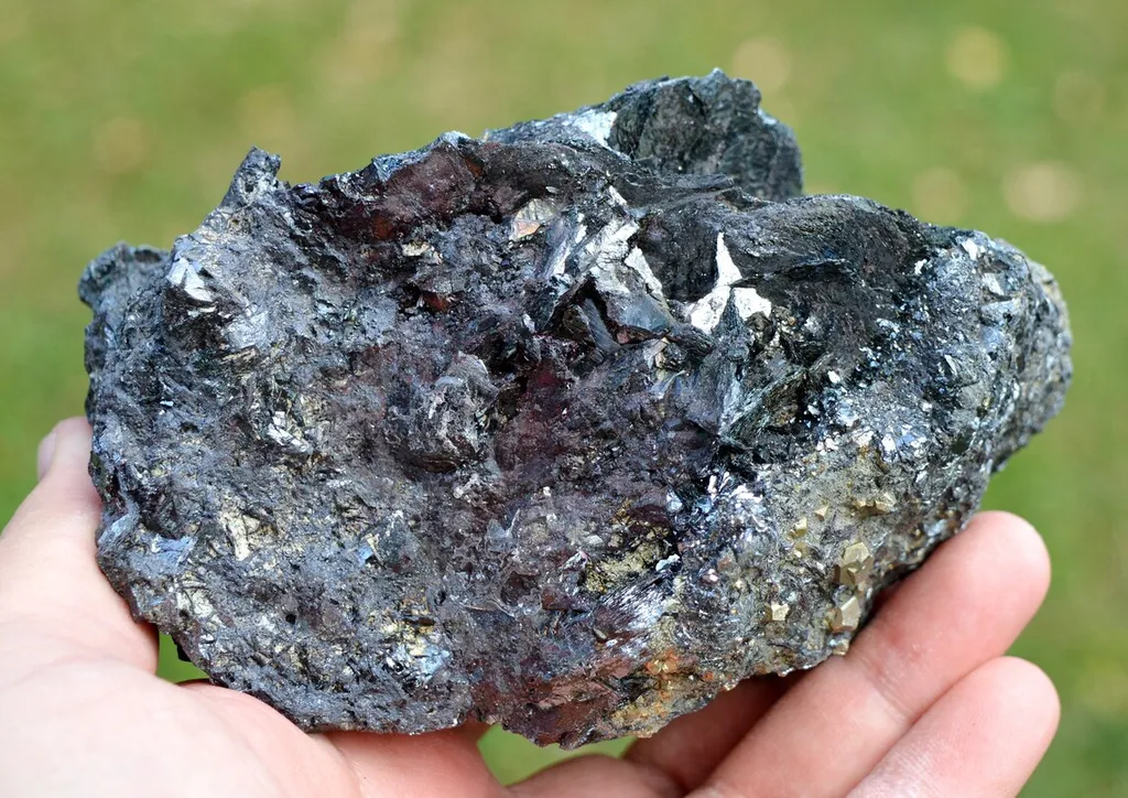 Iridescent Hematite 1444 grams - Elba Island, Livorno Province, Tuscany, Italy - image 5