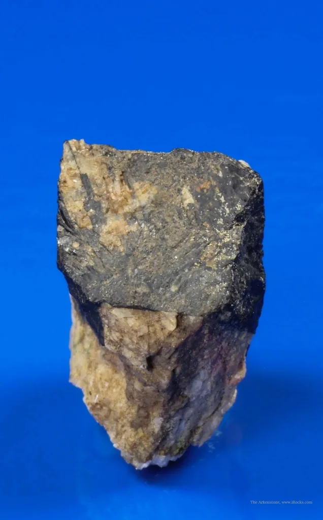 Ixiolite Crystal With Cleavelandite - image 3