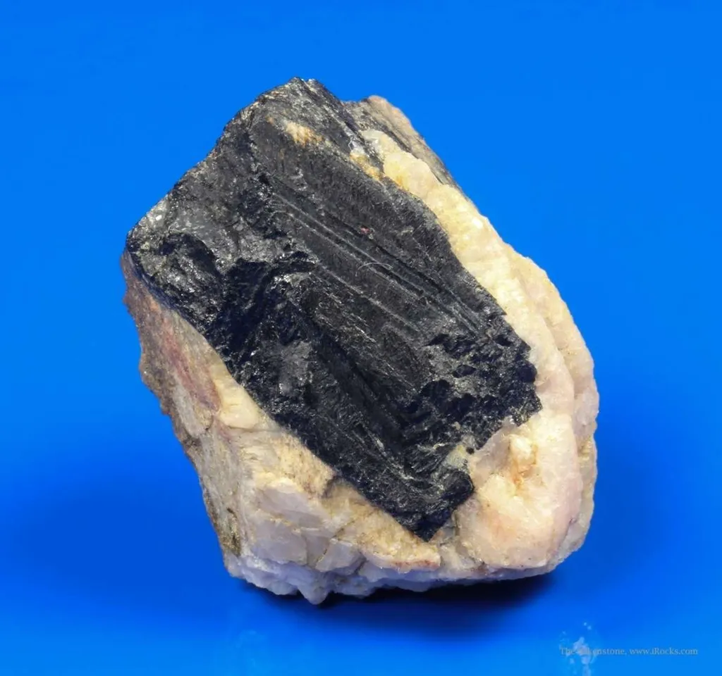 Ixiolite Crystal With Cleavelandite image