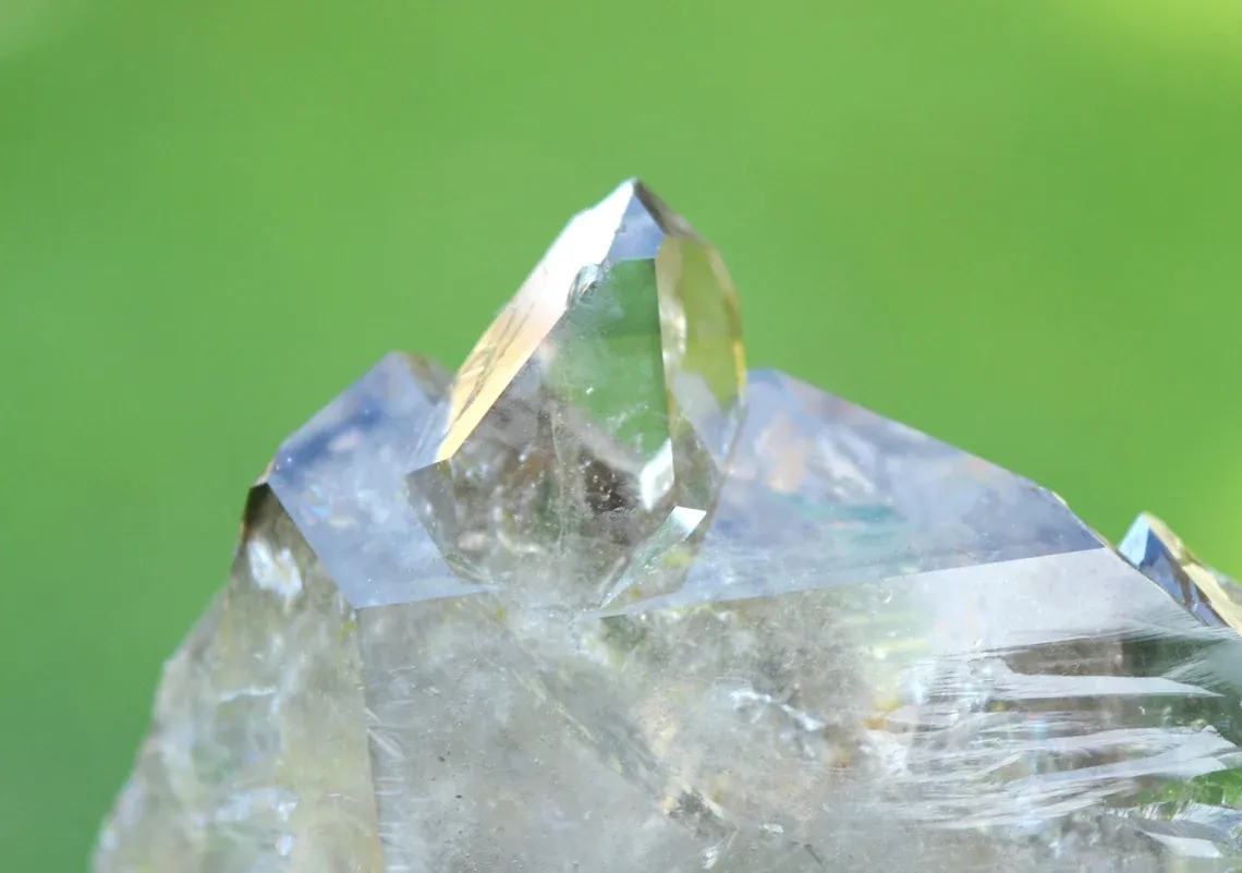 Jacaré Elestial Smoky Quartz - 690 grams - Minas Gerais, Brazil - image 8