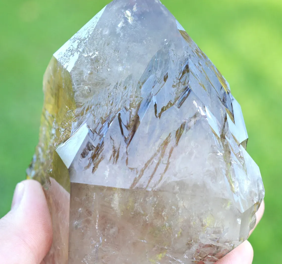 Jacaré Elestial Smoky Quartz - 690 grams - Minas Gerais, Brazil - image 3