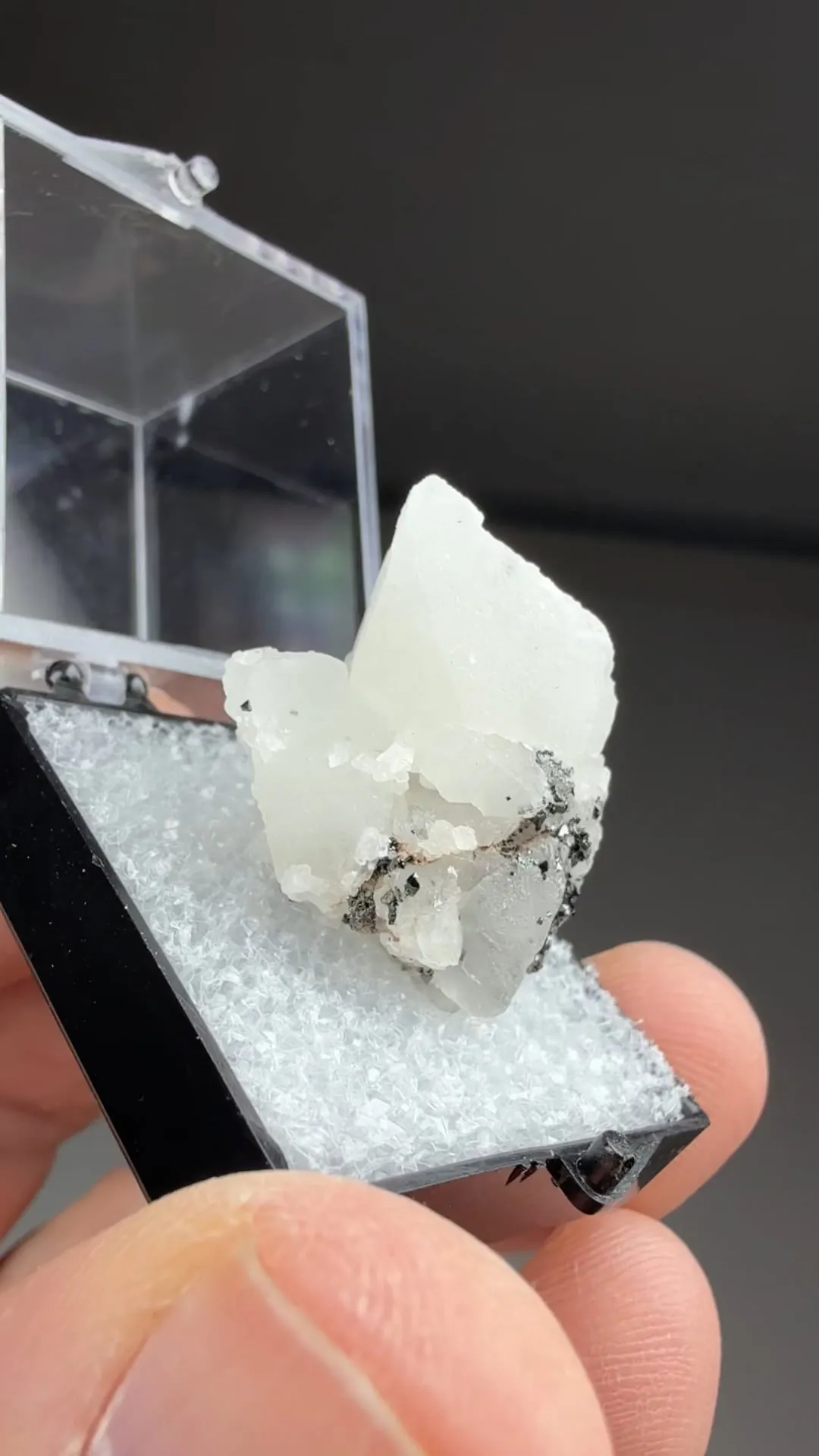 Jacobsite with Calcite - image 2