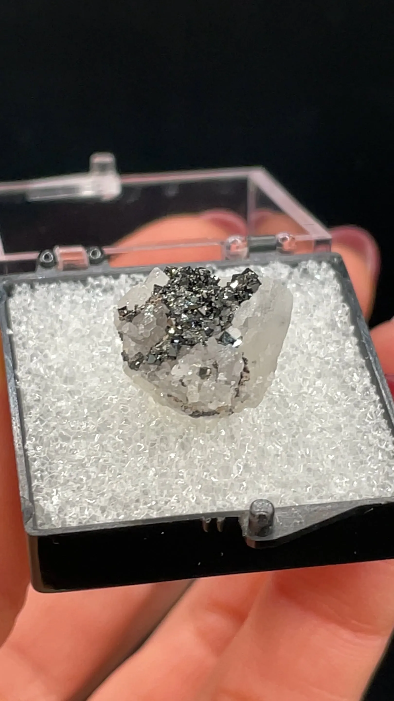 Jacobsite with Calcite - image 2